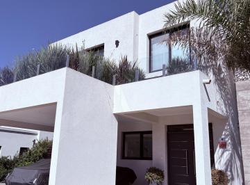 Casa · 250m² · 6 Ambientes · 2 Cocheras · Casa de 6 Ambientes, Amoblada en Alquiler Anual en La Calesa, Pilará, Pilar, Gba Norte