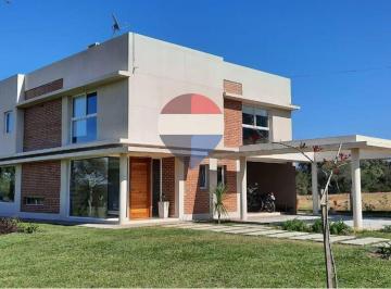 Casa · 294m² · 5 Ambientes · 1 Cochera · Venta Casa de 3 Dorm. en Las Delicias