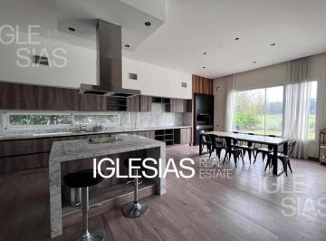 Casa · 490m² · 7 Ambientes · 2 Cocheras · Casa en Alquiler en El Golf, Nordelta