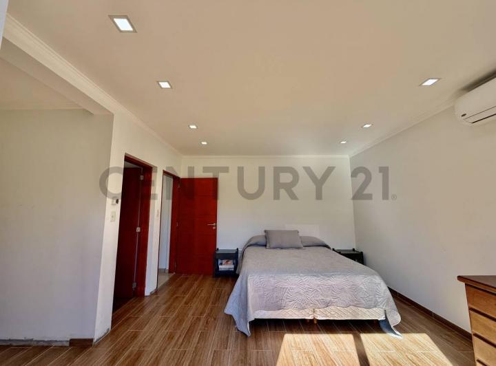 Casa · 281m² · 6 Ambientes · 3 Cocheras