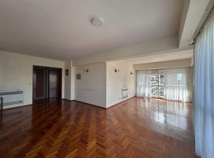 Departamento · 160m² · 4 Ambientes · 2 Cocheras