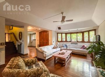 Casa · 476m² · 6 Ambientes · 4 Cocheras · Importante Casa de 7 Ambientes Playroom Pileta Quincho y Garage Para 4 Autos en Venta en Florida