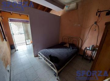 Casa · 300m² · 3 Ambientes · 1 Cochera · Casa - Grand Bourg