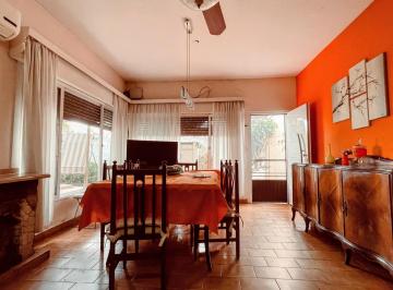 Casa · 120m² · 4 Ambientes · 2 Cocheras · Casa en Venta en Quilmes Oeste
