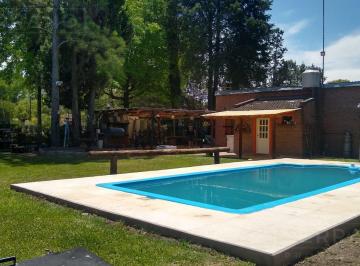 Casa · 53m² · 3 Ambientes · 2 Cocheras · Venta Casa 3 Ambientes con Pileta, en Lote de 730 m², Calle G. de La Vega, Parque Sakura