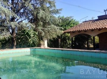 Casa · 126m² · 3 Ambientes · 2 Cocheras · Venta Casa \ Oportunidad! en Barrio Patagonia, Bahía Blanca