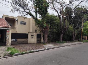 Casa · 300m² · 5 Ambientes · Venta Casa 5 Amb Pileta Hurlingham Financia