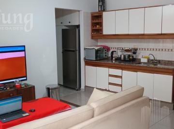 PH · 80m² · 4 Ambientes · PH en Bernal Este