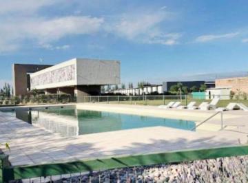 Pileta - ingreso · Excelente Lote de 520 m², a m de Amenities y Centro Comercial