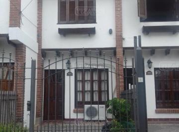 Casa · 95m² · 3 Ambientes · 1 Cochera · Casa en Alquiler Ubicado en Olivos, Zona Norte