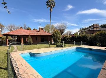 Casa · 80m² · 3 Ambientes · 4 Cocheras · Casa Alquiler Anual