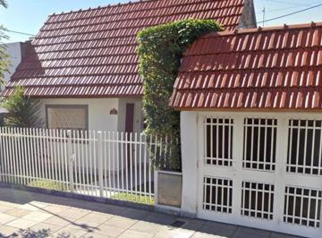Casa · 187m² · 6 Ambientes · 2 Cocheras · Venta Casa 6 Ambientes con Cochera Doble San Justo