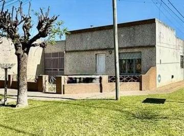 Casa · 119m² · 3 Ambientes · 1 Cochera · Venta Casa 2 Dormis - Ramallo Pueblo - Apta Credito