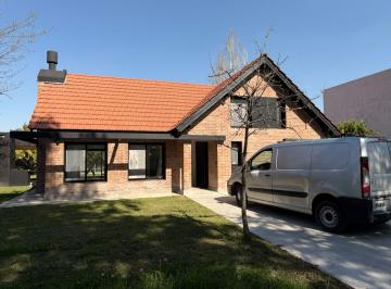Casa · 200m² · 6 Ambientes · 4 Cocheras · Mapuche Country Club, Au Panamericana Km 48.500 Pilar, Provincia de Buenos Aires