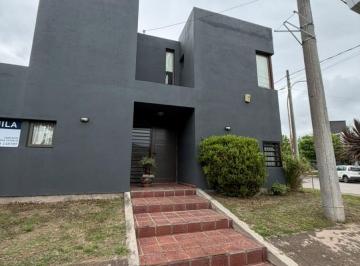 Casa de 6 ambientes, Córdoba · Dúplex en Alquiler 3 Dorm. – Tejas de La Candelaria - Zona Sur