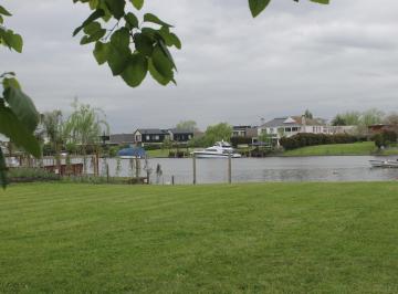 Vista del lote al canal · Venta Lote Al Agua en Barrio Náutico Albanueva