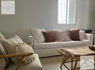 PH · 70m² · 3 Ambientes · Unico PH de 2 Dorm. en La Mejor Zona de Beccar