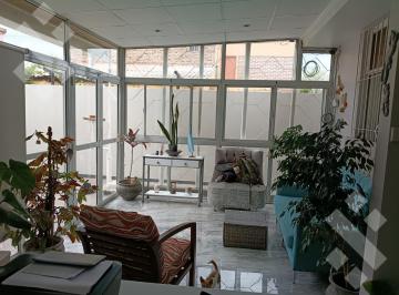 Casa · 160m² · 4 Ambientes · 3 Cocheras · Venta Casa 4 Dorm. - Area Centro Sur - Perito Moreno 800