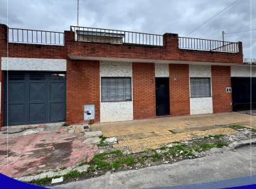 Casa de 4 ambientes, La Matanza · Casa en Alquiler en Isidro Casanova
