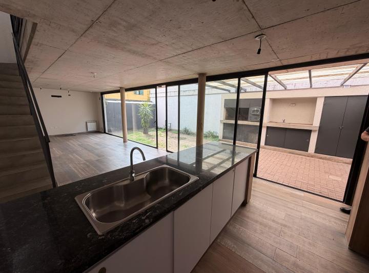 PH · 138m² · 6 Ambientes · 1 Cochera