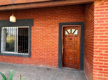 Casa · 115m² · 5 Ambientes · Alquiler Chalet en Tortuguitas