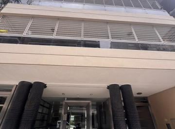 rs:e5oi1okvda7dj32r7jxg9acy · Alquiler · 2 Ambientes en Semipiso con Balcón · Villa Urquiza · Edificio con Pileta y Sum