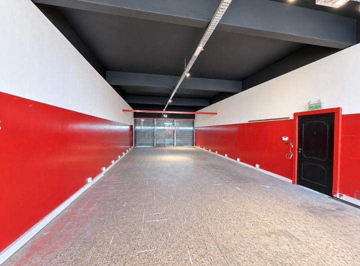 Local comercial · 284m²