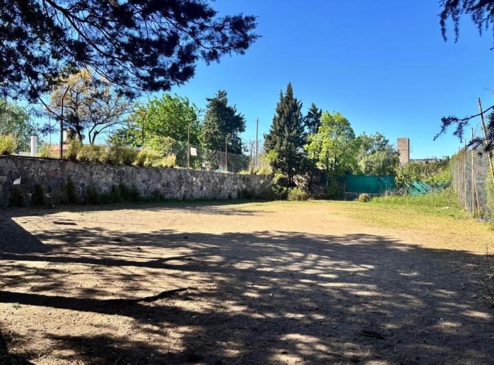 Terreno · 688m²