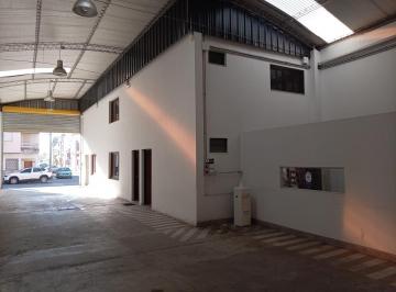 Bodega-Galpón · 900m² · 6 Ambientes · Galpon y Oficinas en Calle Chacabuco Al 200