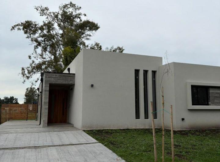 Casa · 134m² · 4 Ambientes · 2 Cocheras