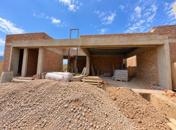 Casa · 229m² · 6 Ambientes · 2 Cocheras · Venta Casa en Pozo B°terrazas Park Vistalba, Mza.