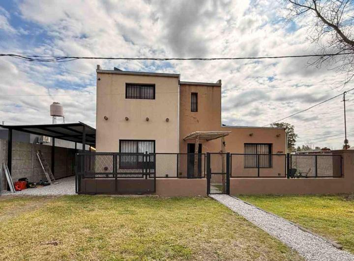 Casa · 151m² · 5 Ambientes · 3 Cocheras