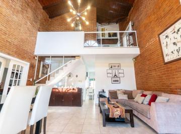 Casa · 253m² · 8 Ambientes · 2 Cocheras · Casa en Venta en Colastine 4 Dorm y Gran Parque