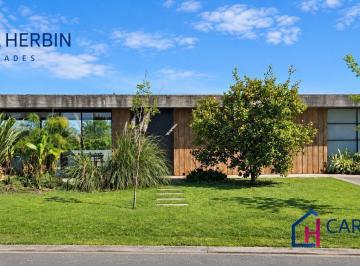 Casa · 200m² · 4 Ambientes · 4 Cocheras · Venta Casa en Buenos Aires Golf Bella Vista