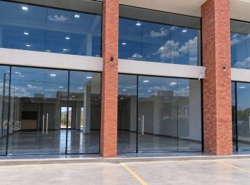 Local comercial · 108m² · Vendo Local Docta 110 m² con Entrepiso Doble Alt.