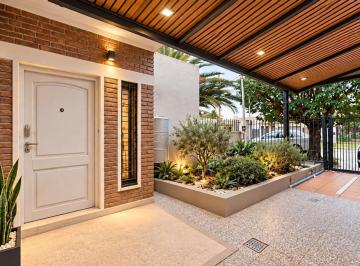 Casa · 150m² · 7 Ambientes · 1 Cochera · Casa Multifamiliar en Venta Burzaco 7 Ambientes