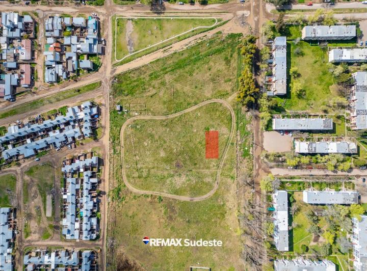 Terreno · 235m²