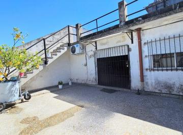 Casa · 235m² · 4 Ambientes · Venta Casa 4 Ambientes con Deposito Villa Madero