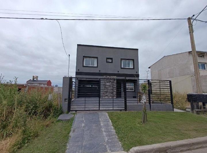 Casa · 110m² · 4 Ambientes · 1 Cochera