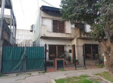 Casa · 120m² · 7 Ambientes · 2 Cocheras · Venta Imponente Residencia de 160 m² en 2 Plantas