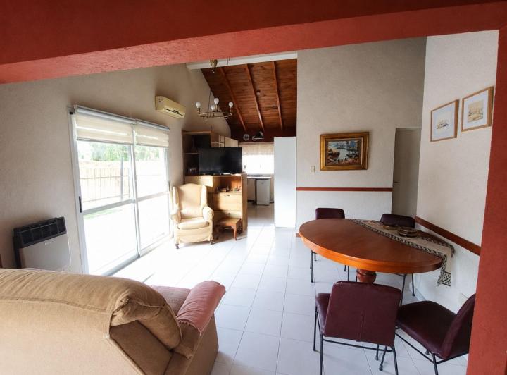 Casa · 100m² · 4 Ambientes · 2 Cocheras