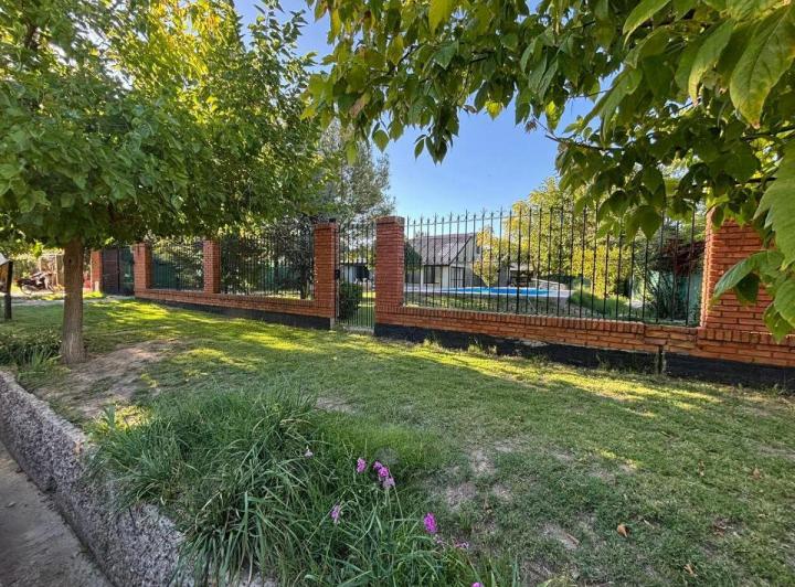 Casa · 150m² · 6 Ambientes · 2 Cocheras