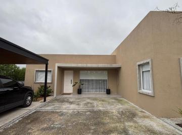 Casa · 126m² · 4 Ambientes · Linda Casa en Una Planta en Venta Altos de Manzanares