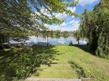 Casa · 337m² · 7 Ambientes · 3 Cocheras · Venta Casa Al Lago en Castores Nordelta