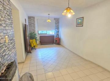 Departamento de 4 ambientes, Villa Nueva · Vendo Departamento Planta Baja, Calle Azcuénaga, Guaymallén