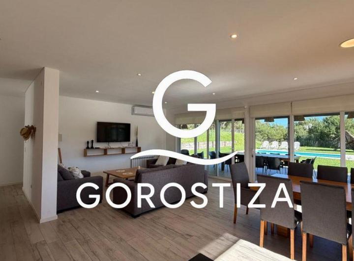 Casa · 225m² · 6 Ambientes · 1 Cochera