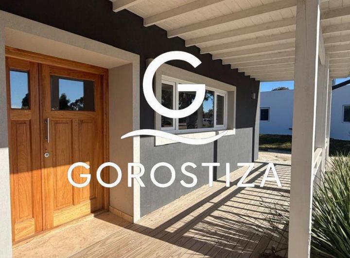 Casa · 200m² · 5 Ambientes