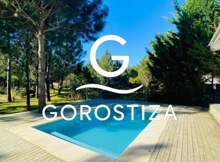 Casa · 185m² · 6 Ambientes