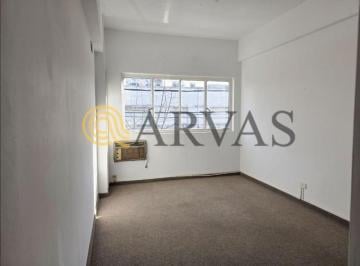 Oficina comercial , San Isidro · Oficina Al Frente en San Isidro - Centro Comercial