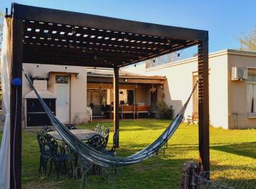 Casa · 140m² · 5 Ambientes · 1 Cochera · Casa - La Alameda